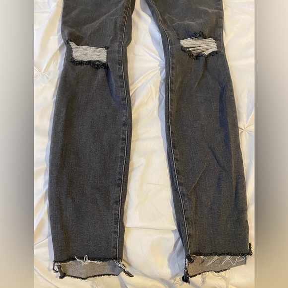 Good American Shadow Pockets Jeans in Gray High Rise Distressed. Size 0/25 - Picture 6 of 7